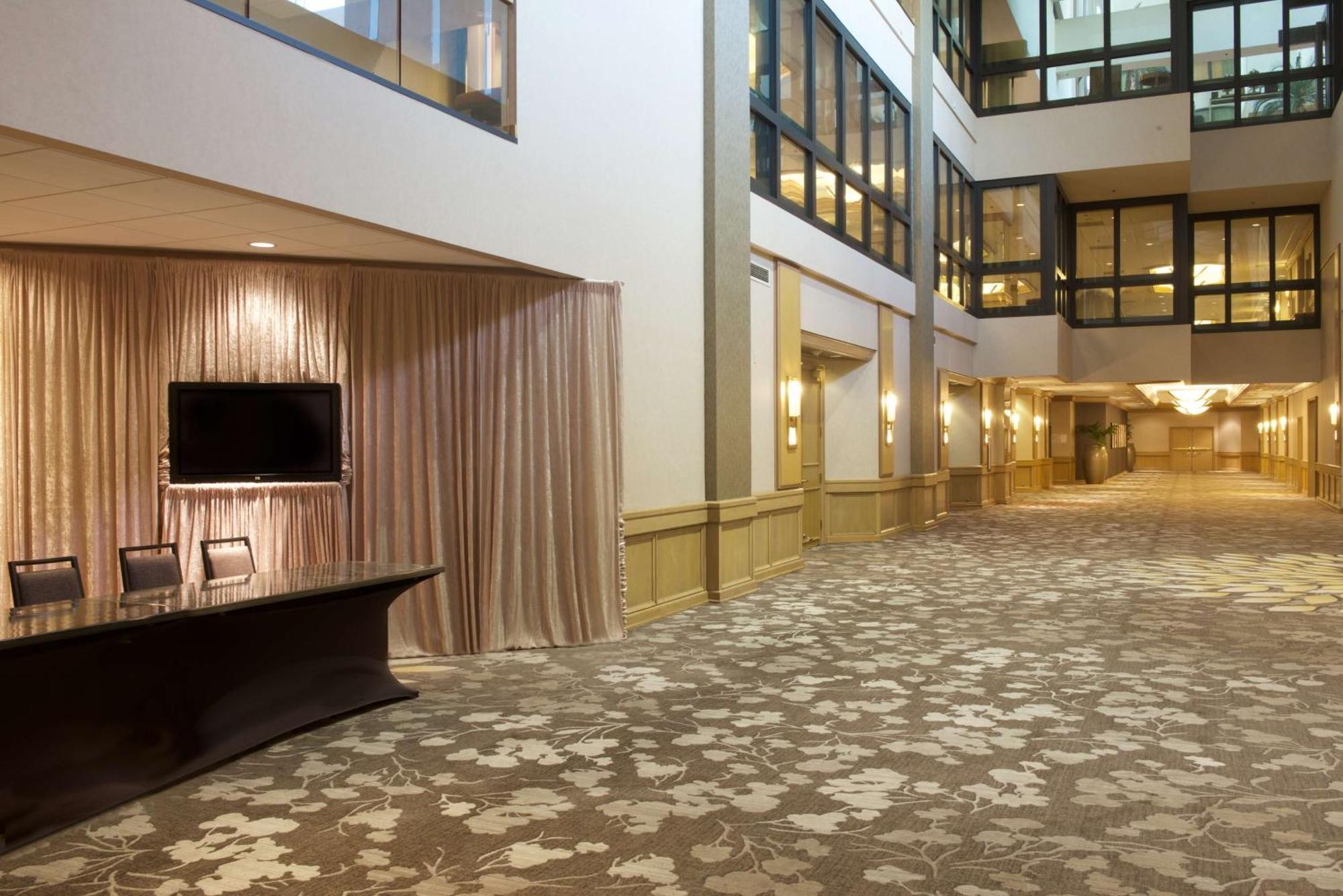 Hilton Orange County/Costa Mesa Ξενοδοχείο Εξωτερικό φωτογραφία